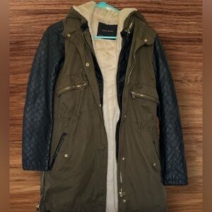 ZARA OLIVE GREEN COAT WITH FAUX LEATHER SLEEVES AND FAUX FUR